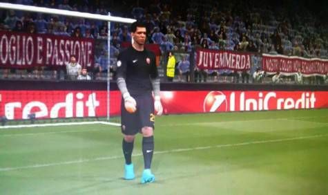 Spunta uno striscione anti-Juve su Pes 2016, polemica sul web