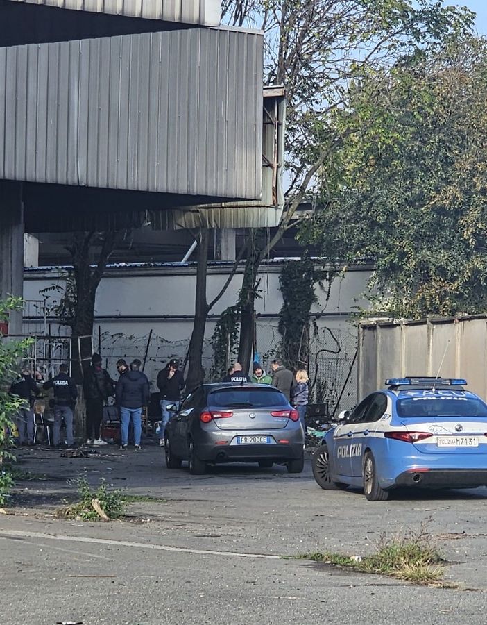 Ex Gondrand, in corso lo sgombero dell'ex fabbrica occupata [FOTO E VIDEO]
