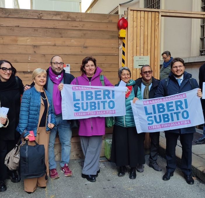 Suicidio assistito, presidio per l'ammissibilità della legge regionale: &quot;Assurdità votare contro&quot;
