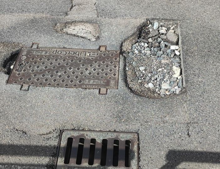 buche nella strada