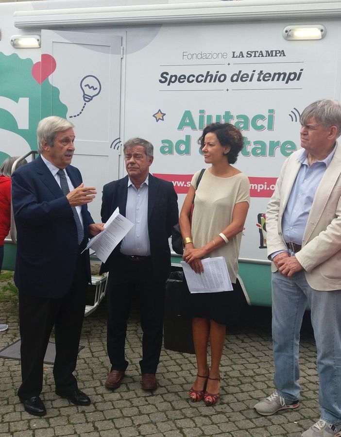 Prevenzione gratuita e itinerante: ecco l'ambulatorio a quattro ruote per i quartieri popolari di Torino [FOTO]