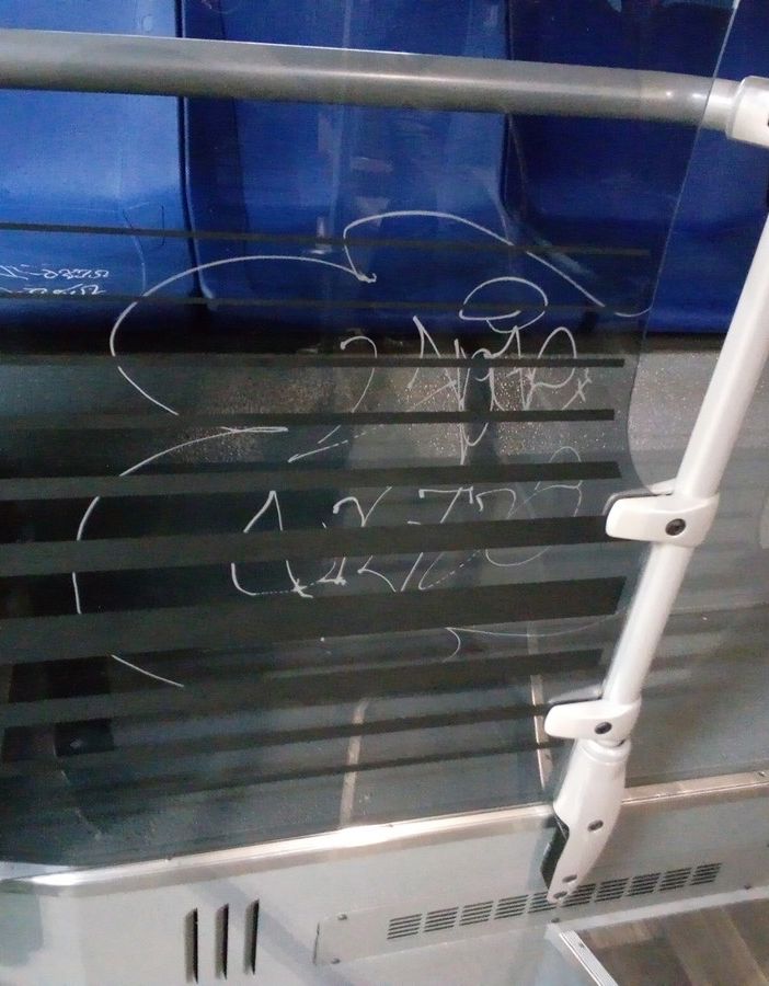 Vandalizzati i nuovi bus Gtt, l’azienda dei trasporti non ci sta: &quot;Cercheremo i responsabili&quot;. Appendino: &quot;Un insulto a tutta la Città&quot;