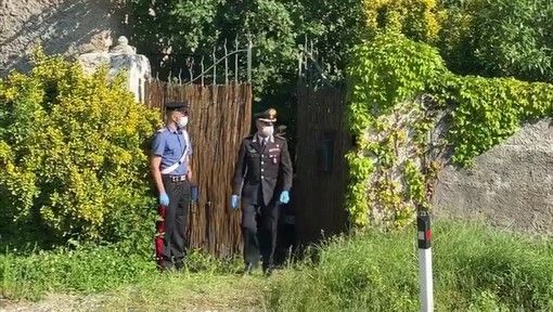 Gemelle morte in casa a Bussoleno, trovato biglietto di scuse