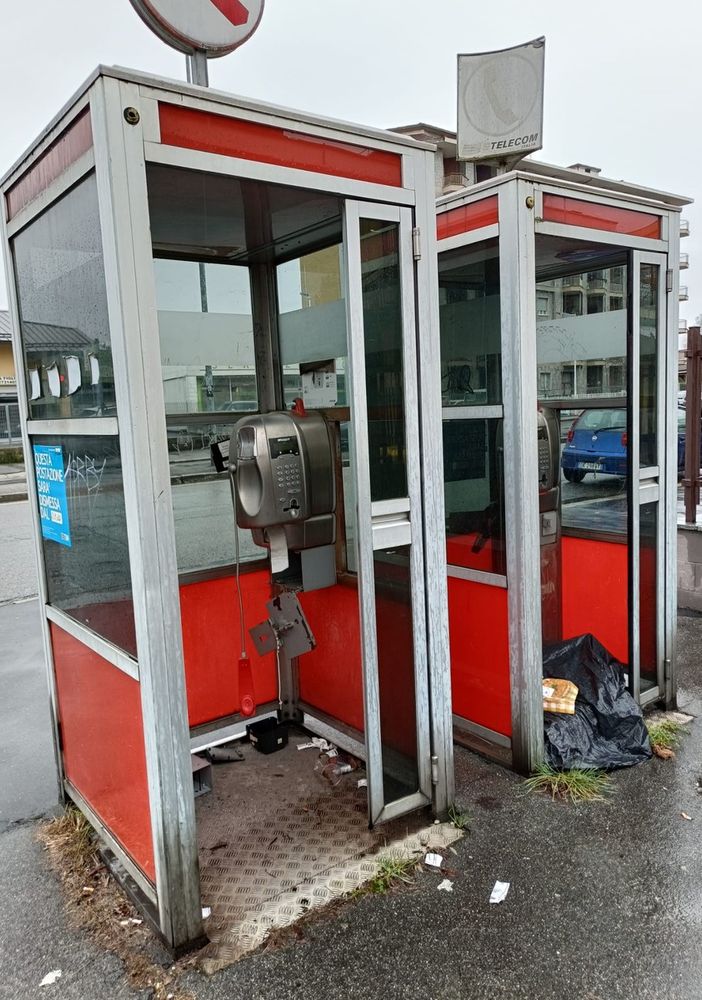 Iannò: &quot;Le vecchie cabine telefoniche tra degrado e dimissione&quot;