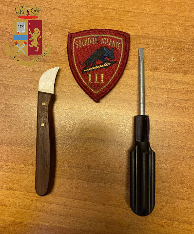 cacciavite e coltellino