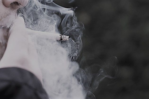 Calano i fumatori durante il LockDown, I Vapers invece aumentano