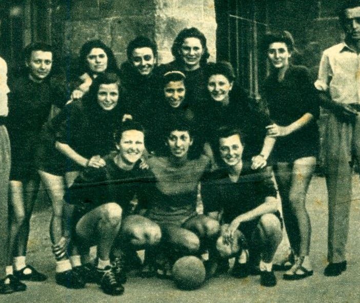 calciatrici d'epoca e cover di azzurre