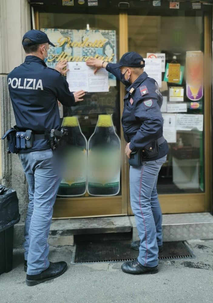 Negozio in via Camerana