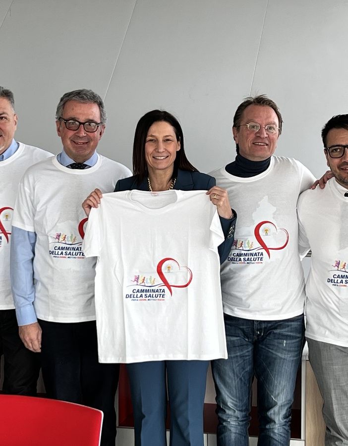 Torna la &quot;Camminata della salute&quot;, nuovi defibrillatori entrano nelle scuole