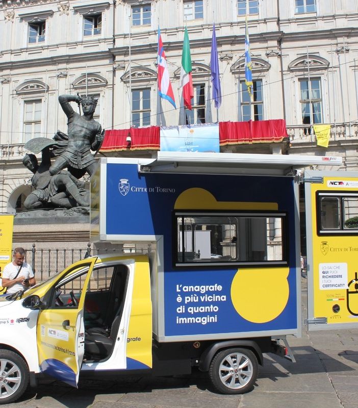 Green Epic(0): l’anagrafe arriva nei quartieri su un mezzo elettrico [VIDEO e FOTO]
