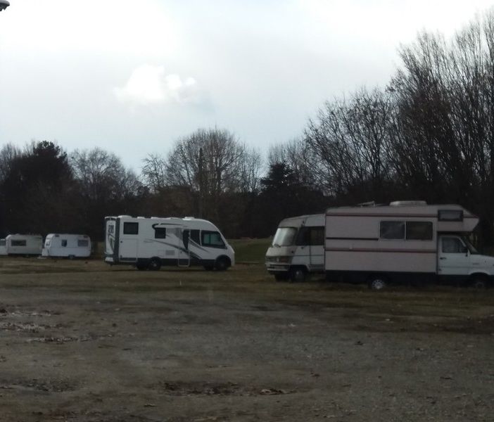 Piazza d'Armi, il parcheggio adibito per l'emergenza freddo: in primavera dissuasori contro i camper