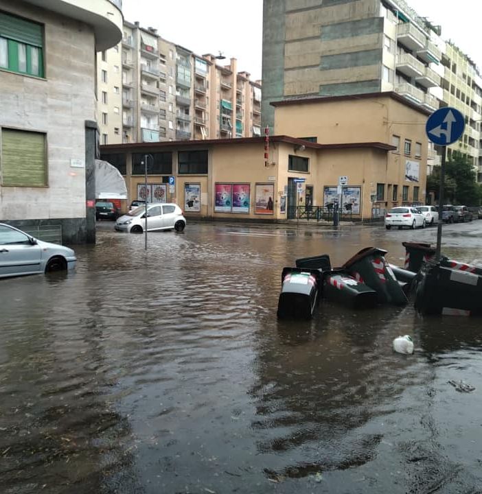 Strade, cantine e garage allagati: situazione critica nella zona ovest di Torino dopo il forte temporale di lunedì