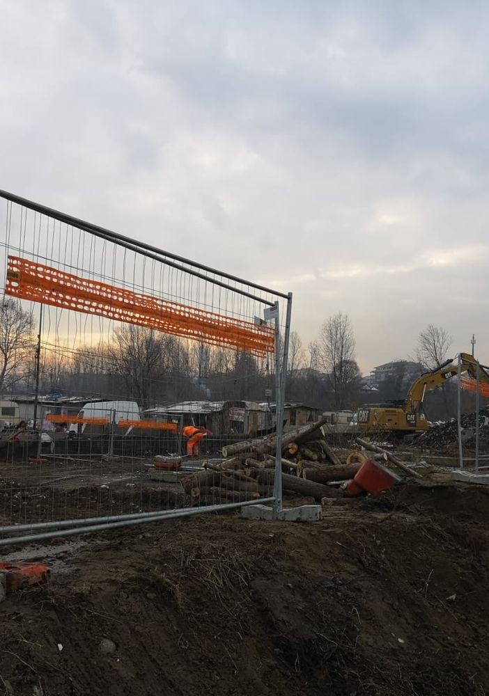 Campo nomadi di Strada Aeroporto, Fdi contro Appendino: &quot;Altro che sgombero, sta costruendo nuove fognature&quot;