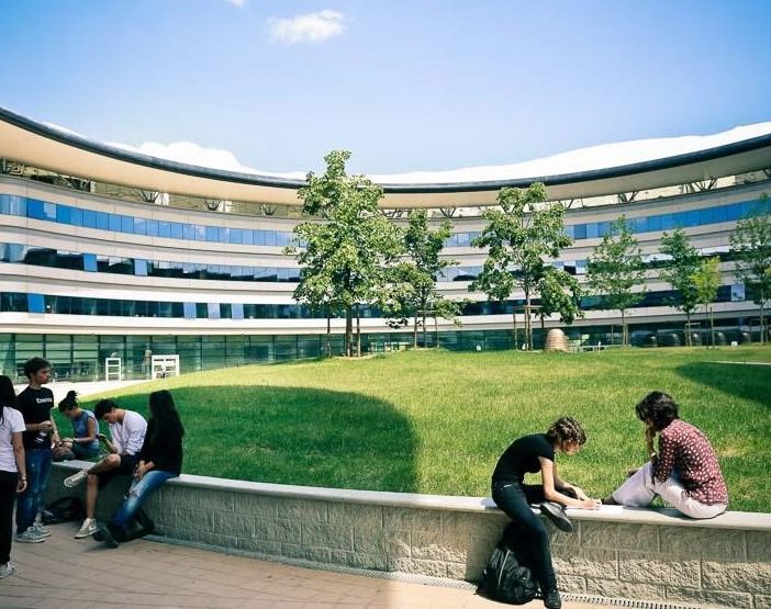 Strisce blu al Campus Einaudi a tariffe agevolate, vittoria per gli studenti