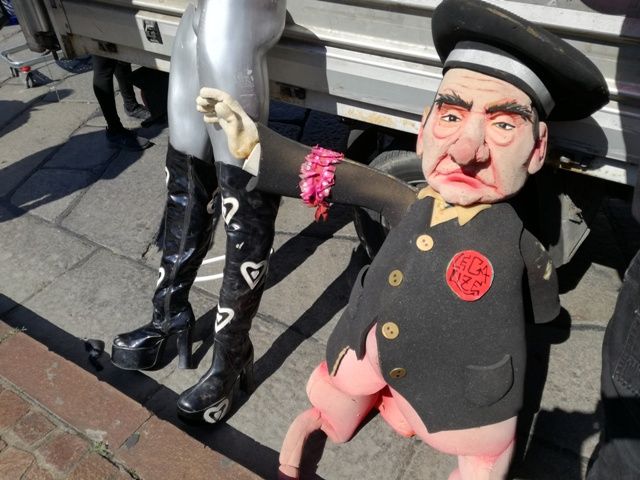 Cannabis Parade a Torino: “solo la legalizzazione delle droghe leggere può minare il narcotraffico”