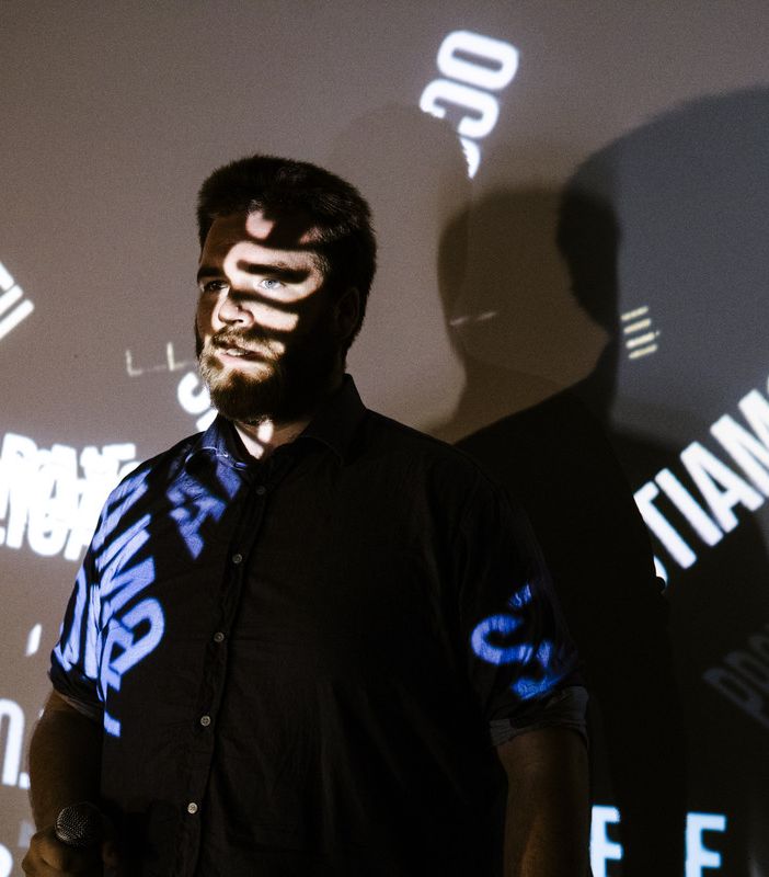 La poesia performativa dell'era digitale entra al museo: ecco la sfida dei &quot;Canti del Caos&quot;