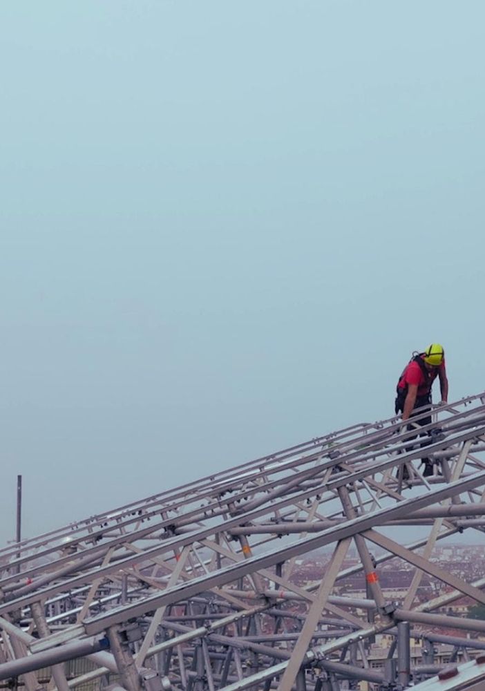 cantiere con Mole sullo sfondo