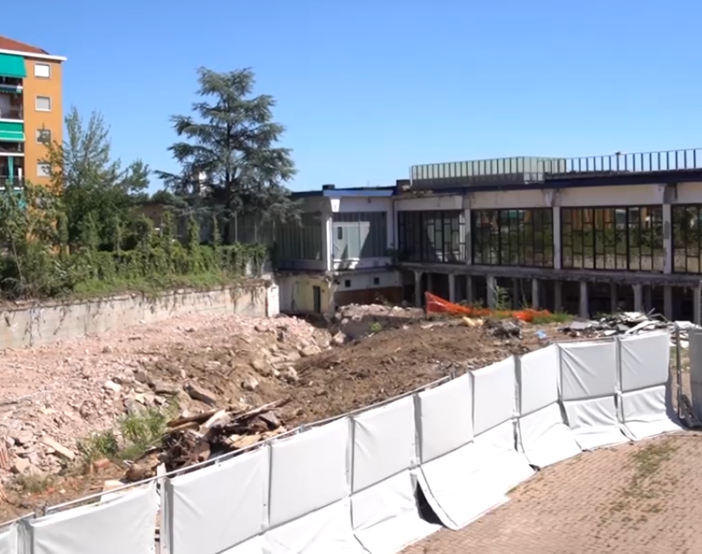 Moncalieri, stop ai lavori per la nuova piscina: scoperto un problema strutturale al fondo vasca