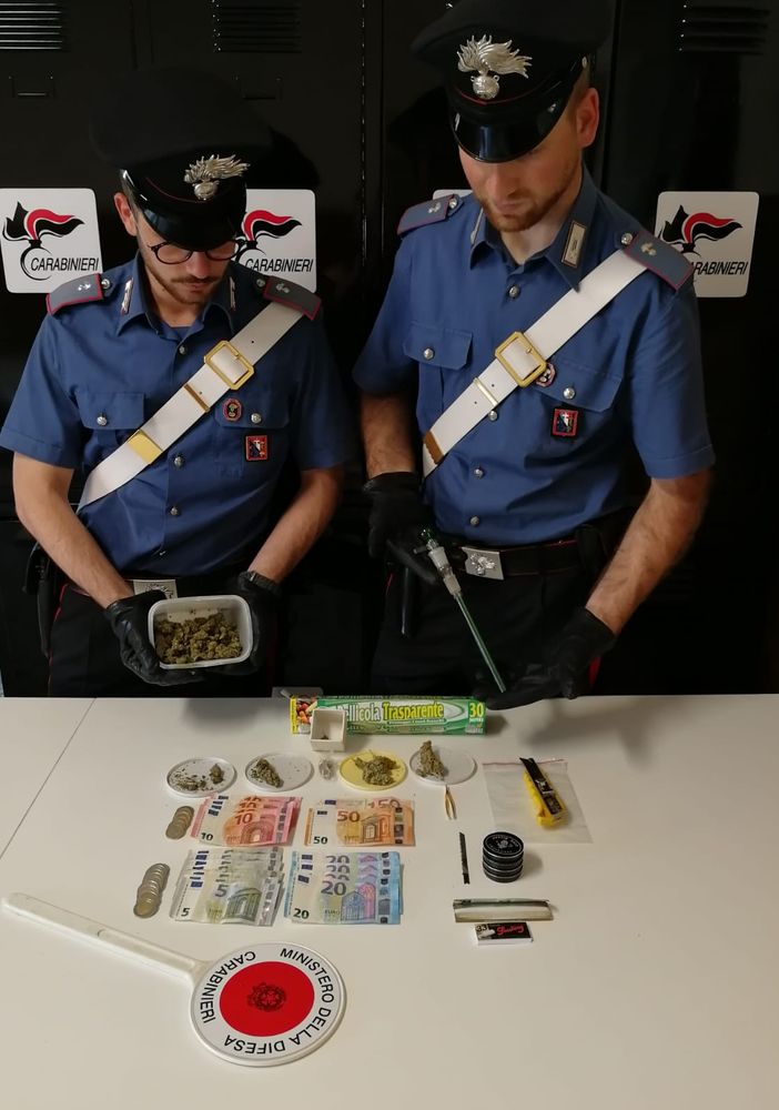 Cercenasco, droga sequestrata in una mansarda: denunciato un ragazzo di 20 anni