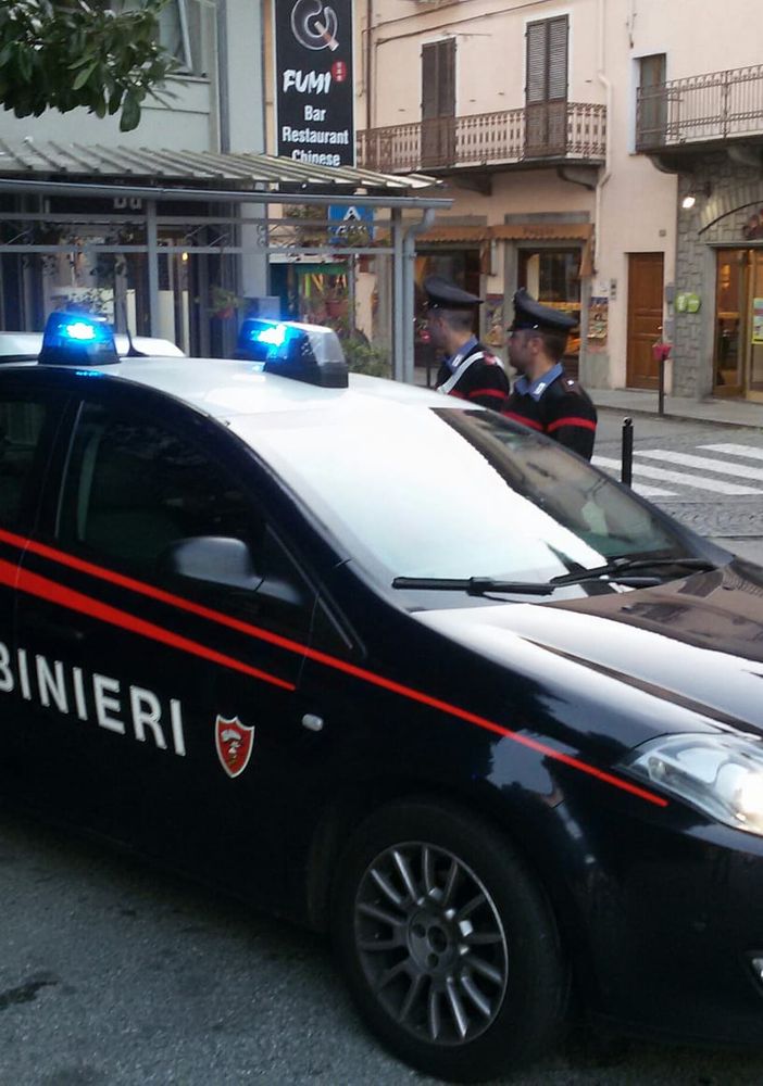 Villafranca Piemonte, 53nne sola in casa vittima di un furto: le puntano un coltello alla gola e poi portano via tutti i gioielli