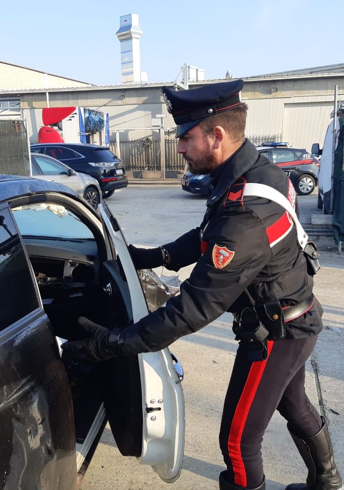 Trofarello, nell'auto uno &quot;scrigno segreto&quot; per nascondere la refurtiva