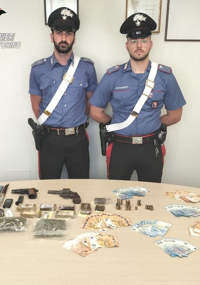L'operazione tra Rivalta, Piossasco, Cumiana e Torino: trovate pistole rubate