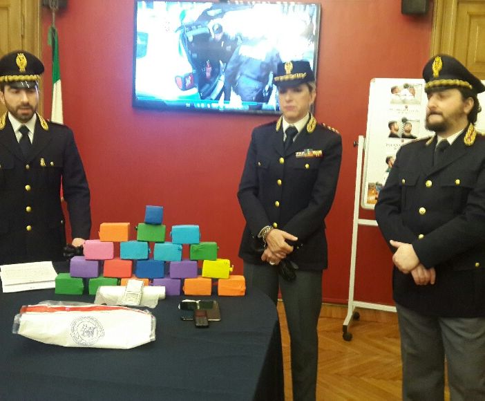 In &quot;fumo&quot; tre milioni di droga al Gerbido: maxi-operazione nel torinese della Polizia di Stato