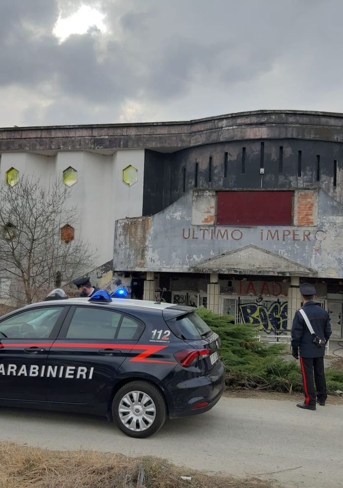 Airasca, cercavano di rubare trasformatori e materiale dai locali abbondonati di una ex discoteca: fermati dai carabinieri