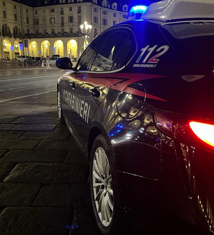 Baby gang prende a calci e pugni un 20enne per rubargli il cellulare