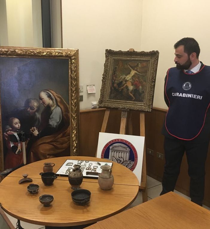 Crescono i furti di beni culturali, le più colpite le case nel torinese