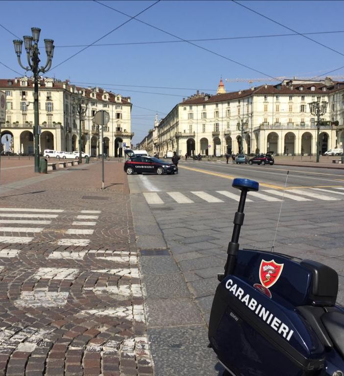 Rubano cellulare ad un anziano, poi lo ricattano per restituirlo: Carabinieri fermano baby gang in rosa