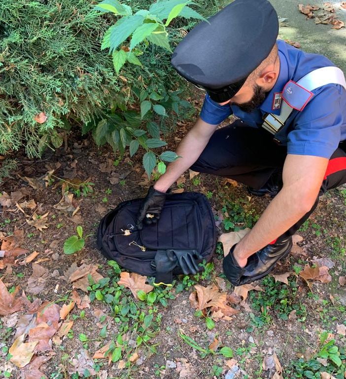 A folle velocità con la refurtiva nello zaino: arrestate tre nomadi a Nichelino