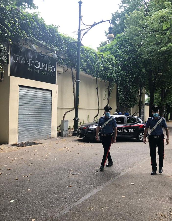 Rapinato dal branco al Valentino, malvivente riconosciuto da un Kalashnikov tatuato sul collo: arrestato