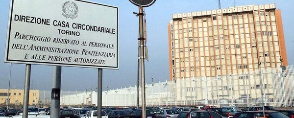 Ancora due agenti di polizia penitenziaria aggrediti da un detenuto. L'ira dell'Osapp