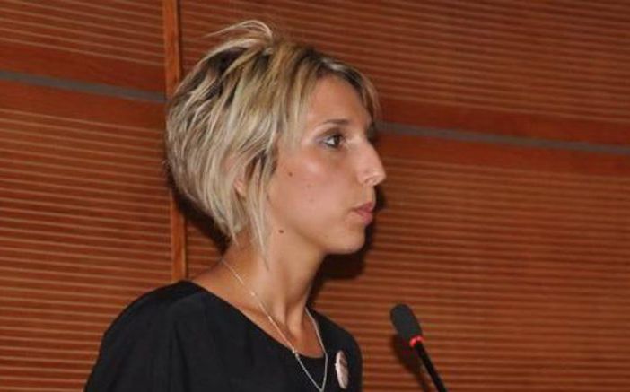 Pinerolo, la città metropolitana presente alla fiaccolata per la vittima di femminicidio