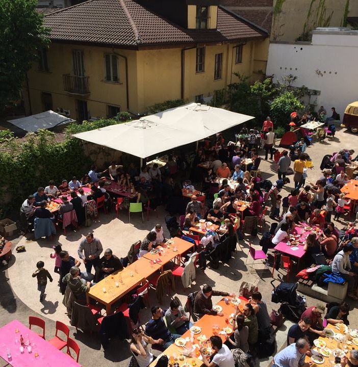 La Casa del Quartiere di San Salvario festeggia nove anni con un'aiuola &quot;pop&quot;