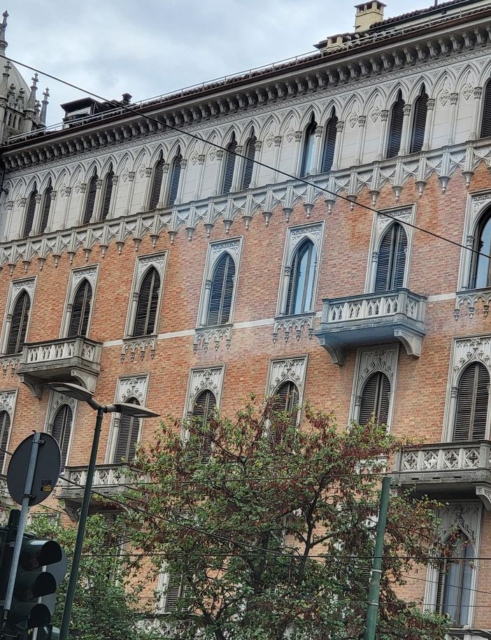 Una commistione di stili in un unico edificio: casa Lattes