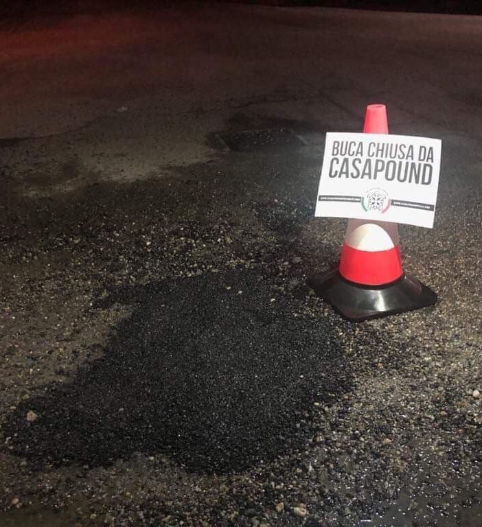 Strade dissestate a Verolengo: CasaPound “tappa” alcune buche