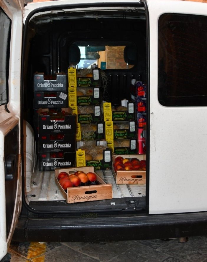 Nichelino, tenta la truffa della cassetta di frutta ma viene scoperto e allontanato