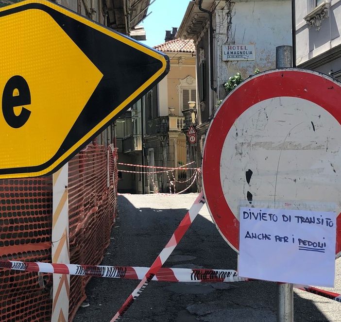 Cavoretto, gravi disagi causati dalla chiusura totale della strettoia della strada ai Ronchi sulla rotonda