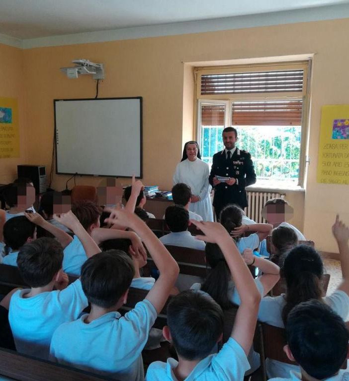 A lezione con i carabinieri per parlare di legalità