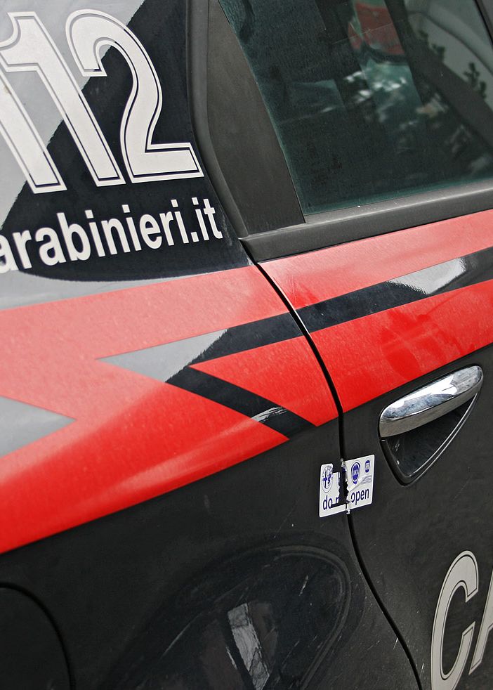 Investe un Carabiniere e sperona una &quot;gazzella&quot;: in manette uno dei ladri delle ville di Pino