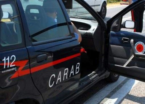 Spacciava droga fuori da scuola a Savona: arresattao un torinese di 57 anni