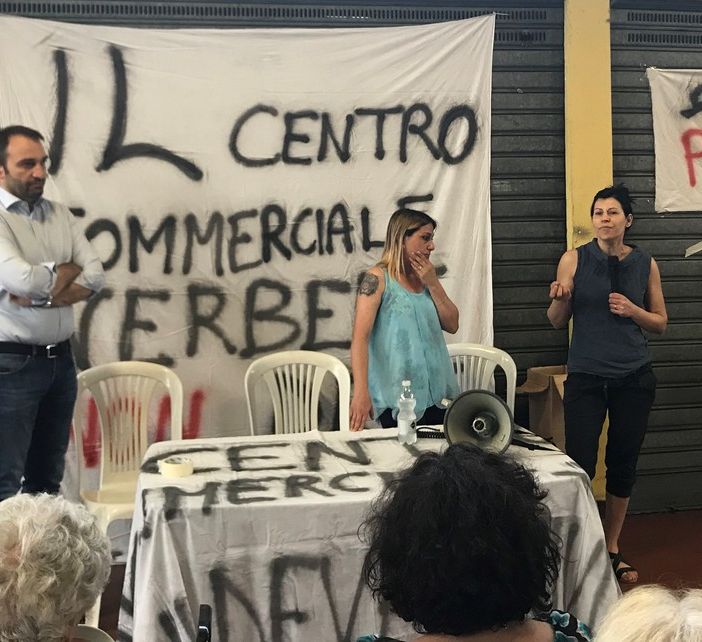 “Il centro commerciale Verbene non deve chiudere”: l’appello di negozianti e residenti delle Vallette