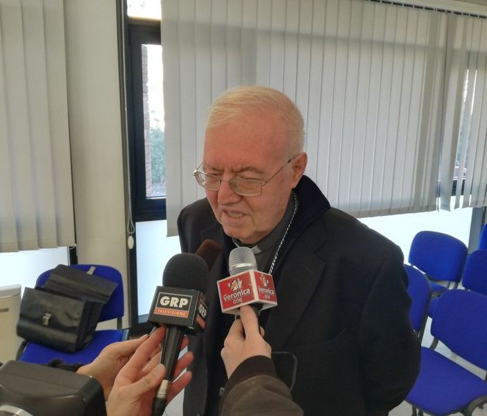 Fede, una lettera all'arcivescovo di Torino, monsignor Cesare Nosiglia