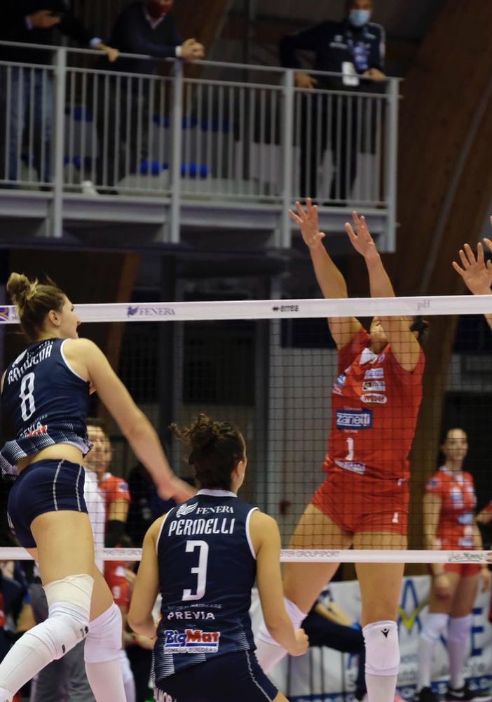 Volley, la Reale Mutua Fenera Chieri ’76 supera 3-0 la Zanetti Bergamo