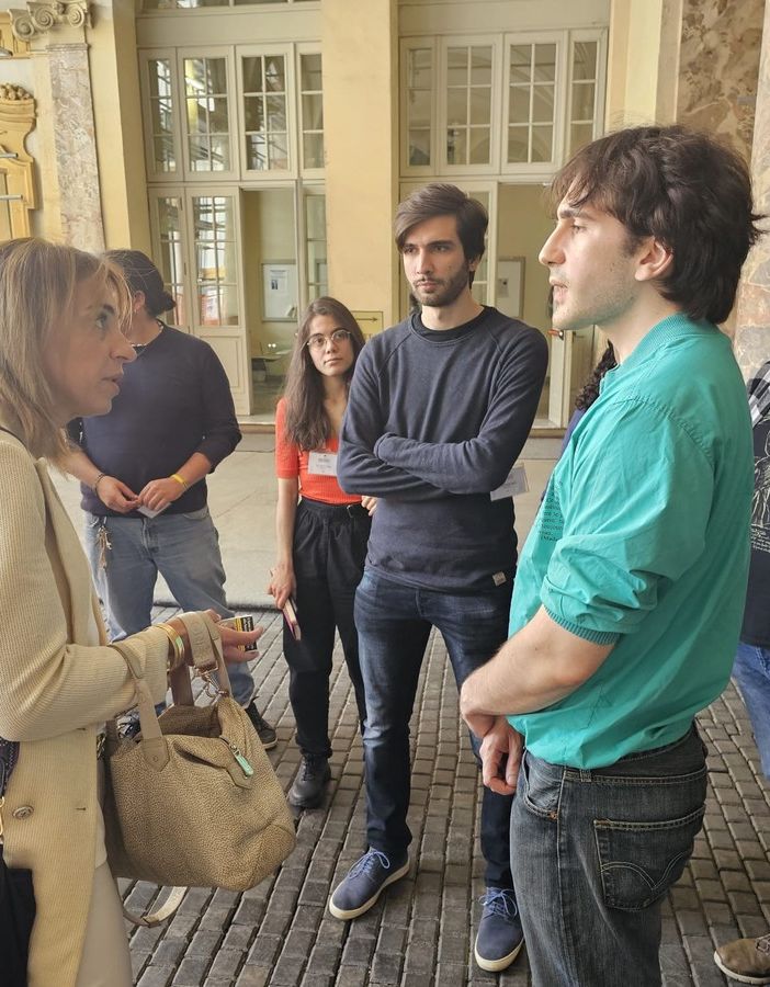 Chiorino con studenti