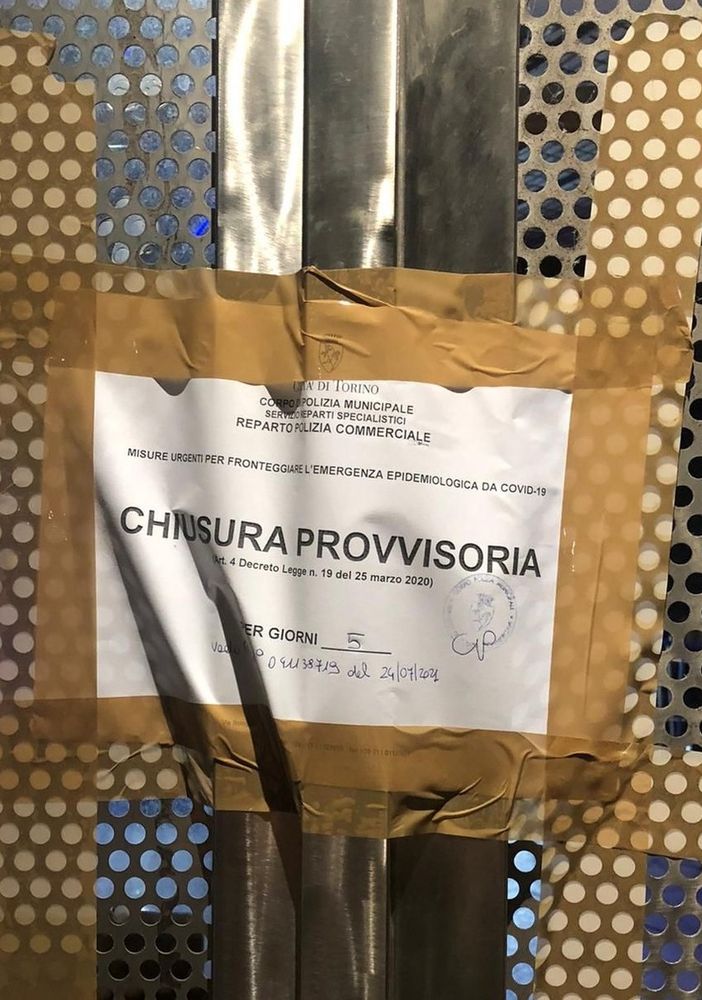 il locale chiuso dalla Municipale