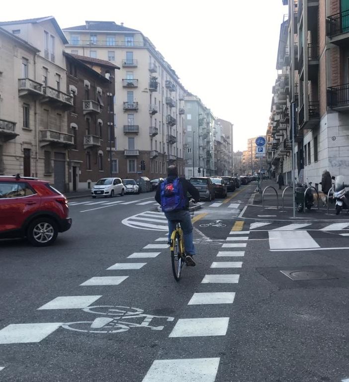 Coronavirus, la ricetta della mobilità per la fase 2: &quot;Strisce blu libere fino al 3 giugno, ztl sospesa fino ad agosto e controviali a 20 km/h&quot;