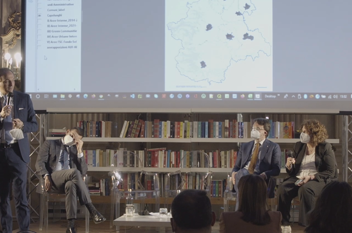Palco al circolo dei lettori